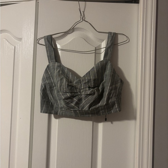 NWOT VERO MODA TAILORED CROPPED SUIT TOP IN KHAKI PIN STRIPE-GREEN - Picture 2 of 6